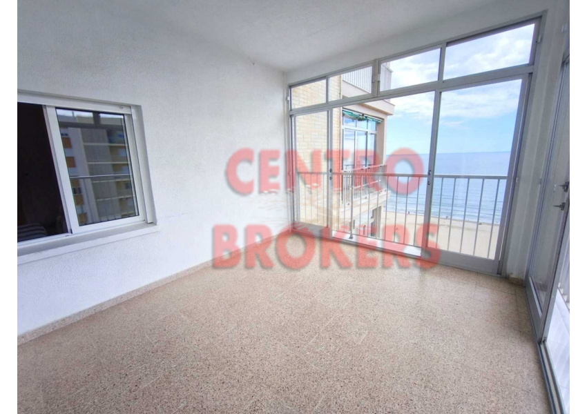 Duży apartament z basenem z widokiem na morze w Cullera